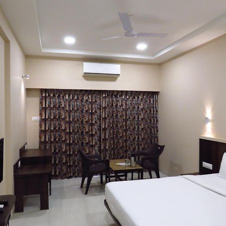City Palace Resort Lonavala Esterno foto