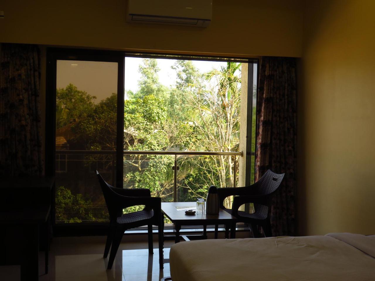 City Palace Resort Lonavala Esterno foto