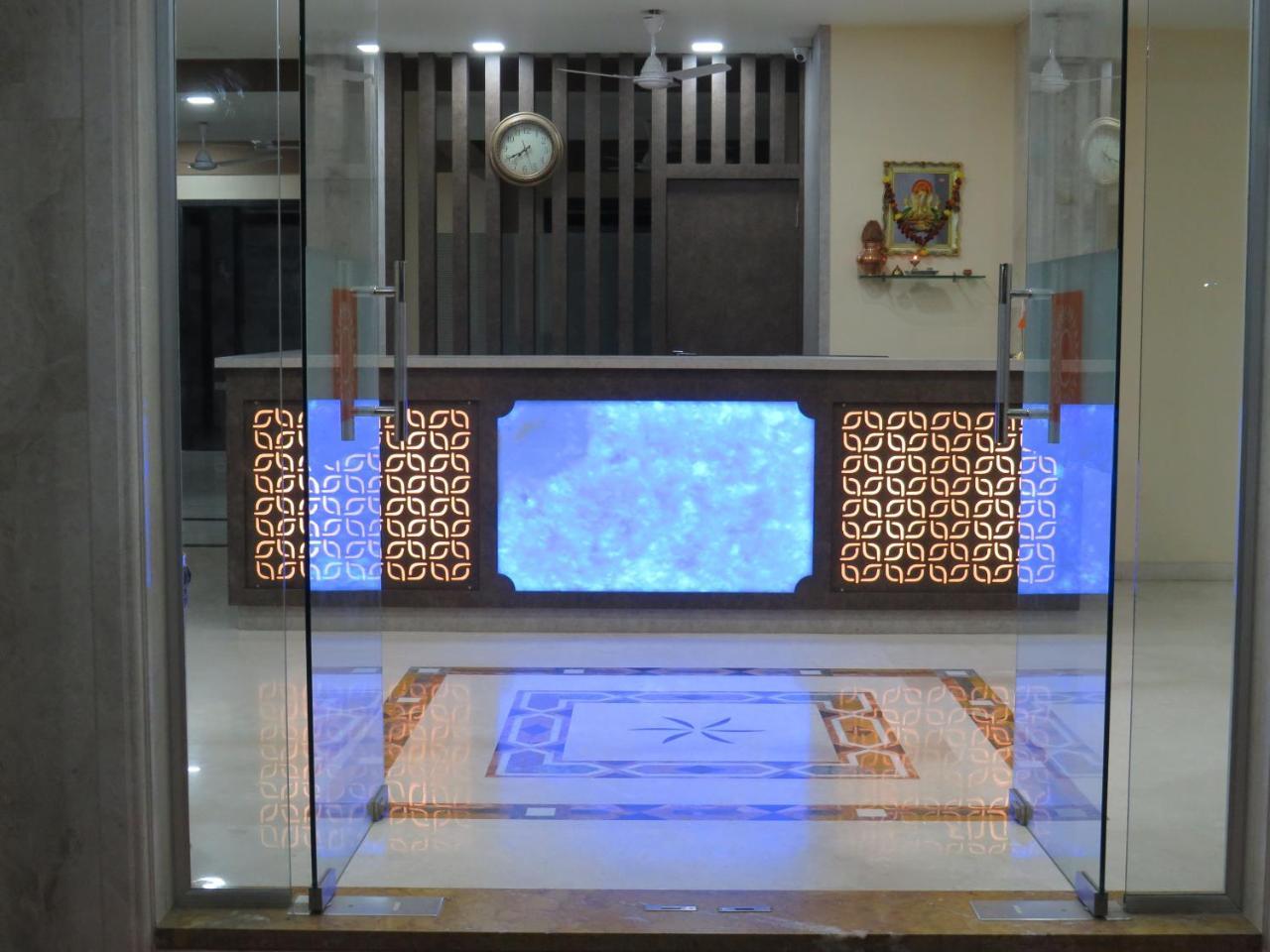 City Palace Resort Lonavala Esterno foto