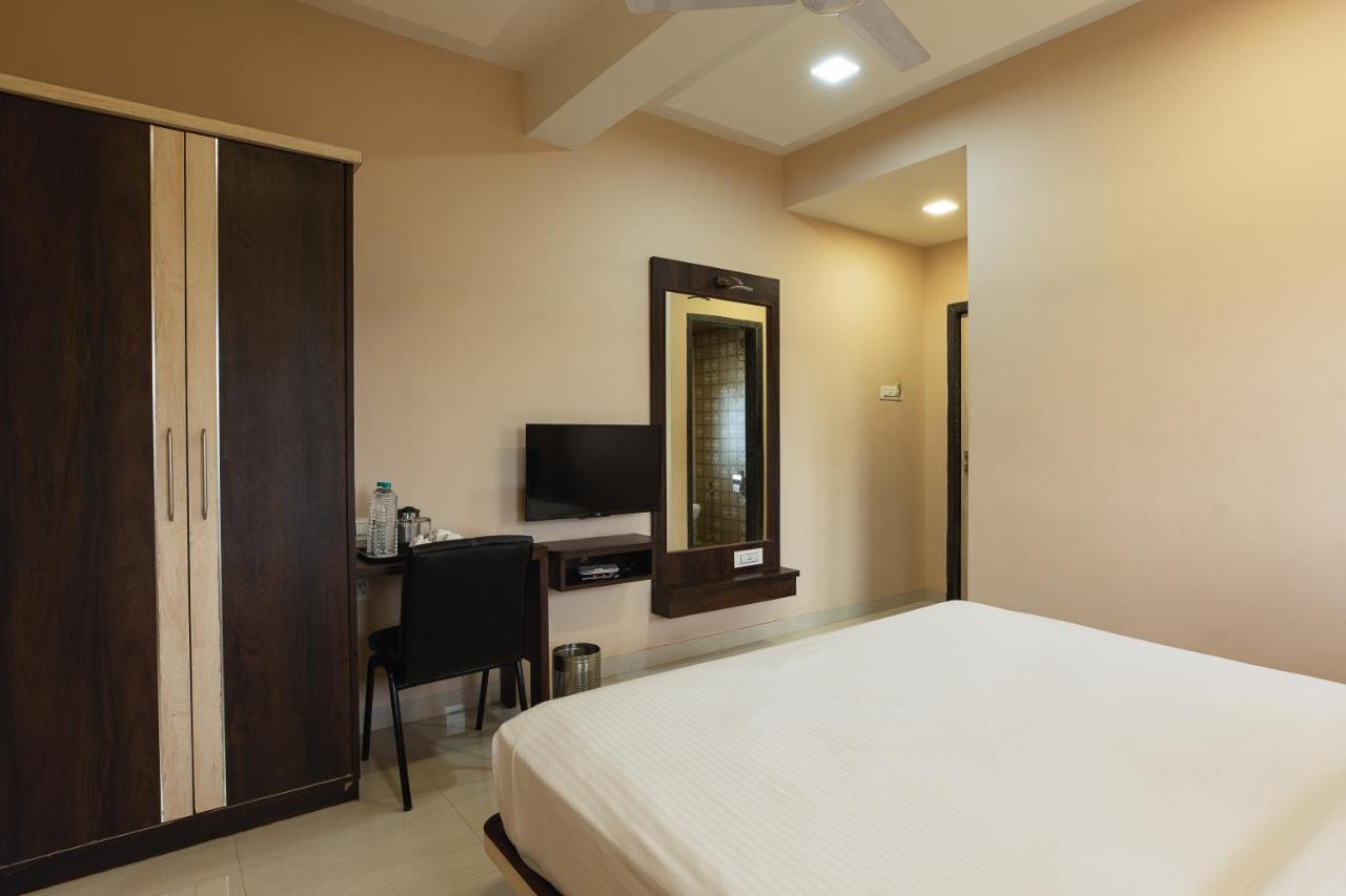 City Palace Resort Lonavala Esterno foto