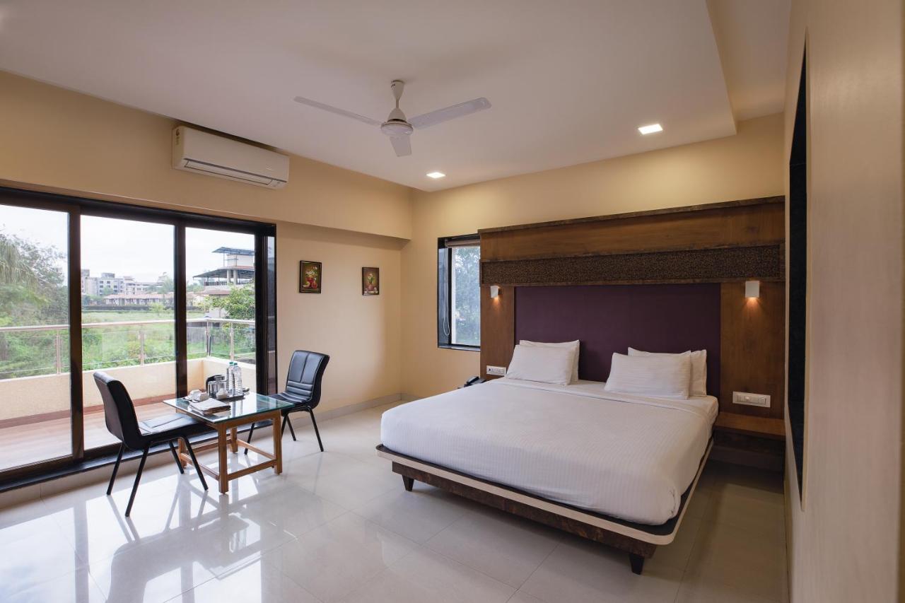 City Palace Resort Lonavala Esterno foto