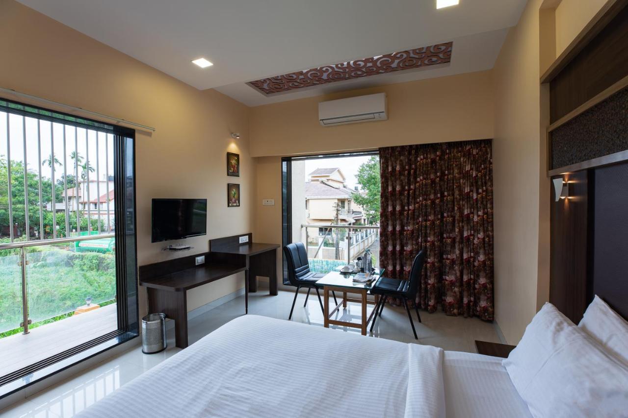 City Palace Resort Lonavala Esterno foto